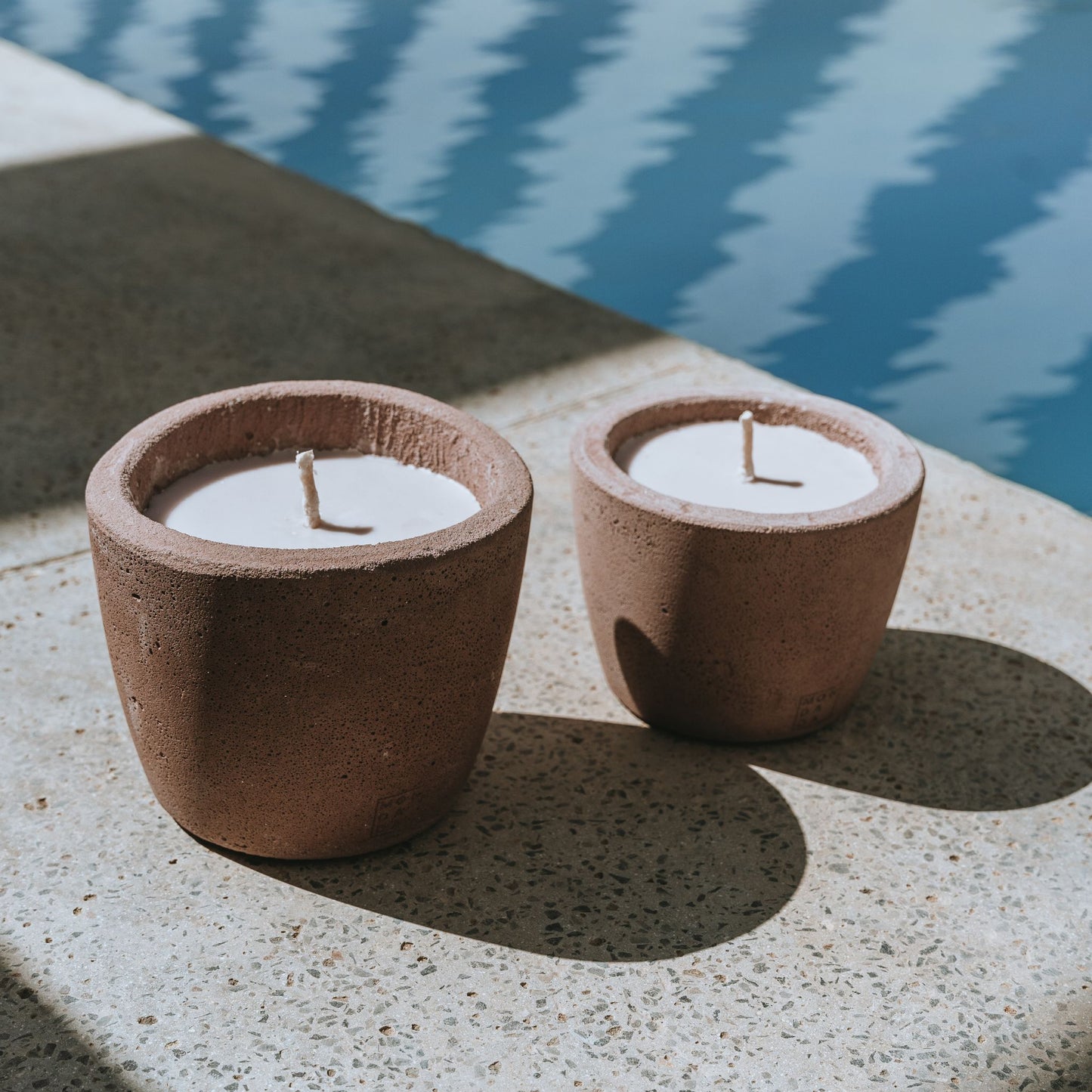 Urban Outdoor Candle Medium - chocolate