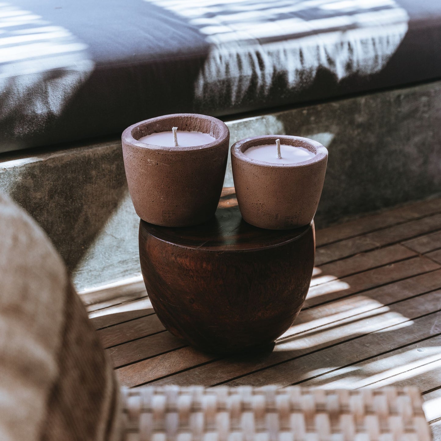 Urban Outdoor Candle Medium - chocolate