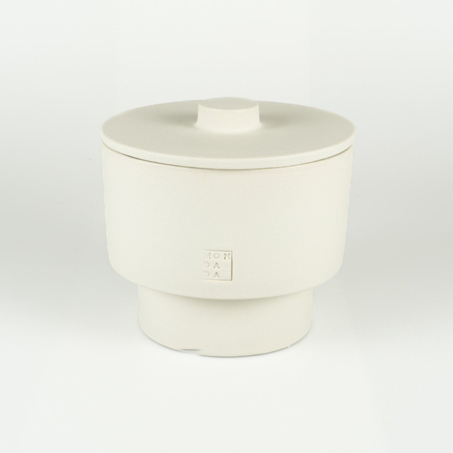 Bougie d'extérieur June THREE + lid - Dover
