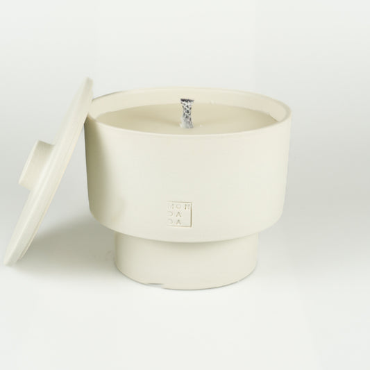 Bougie d'extérieur June THREE + lid - Dover